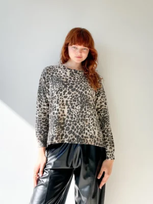 KN052 Sweater animal print MÉRIDA