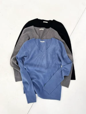 KN031 Sweater Liso Cuello V PRAGA
